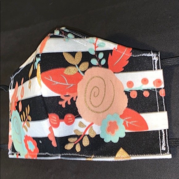Flowers and stripes print face mask - Picture 5 of 7